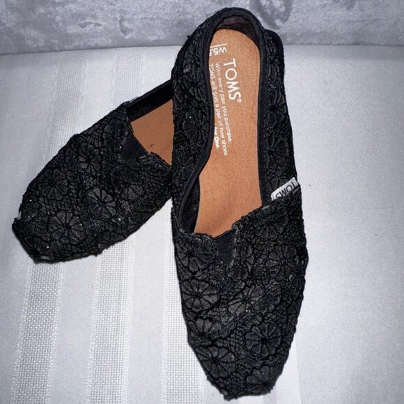 Toms - Black Glitter Lace Slip On Flats -‎ Size 5.5- GUC - Picture 1 of 7